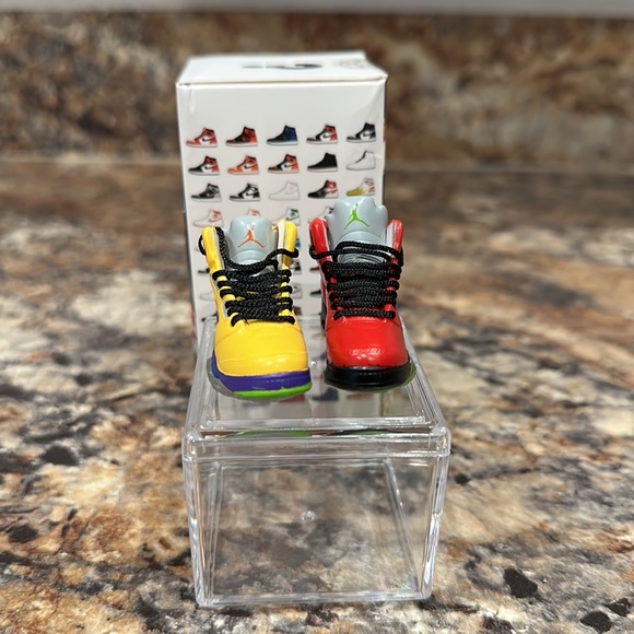 🏀 Pair of 3D PVC Jordan Minisneakers 🏀 - Picture 5 of 5